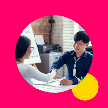 employer and intern discussing benefits of internship program.